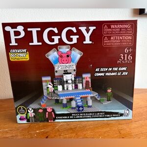 New in Box ! Sealed ! 
Piggy 316 Piece Laboratory Deluxe Buildable Set